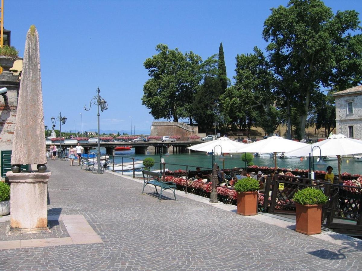 Appartamento "Il Vicolo" Peschiera del Garda Exterior foto